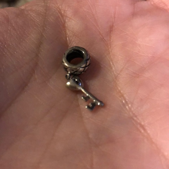 Heart key dangle sterling silver charm - Picture 2 of 4